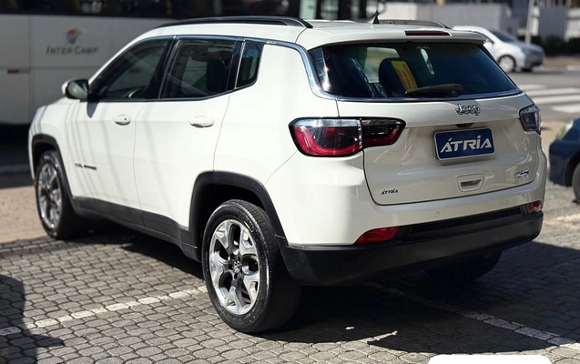 imagem-https://www.socarrao.com.br/sc-vehicle-images-prod/2366416/1782763131239-2f2fde8f-dd2a-44e6-a5da-9834c31a4874.jpg