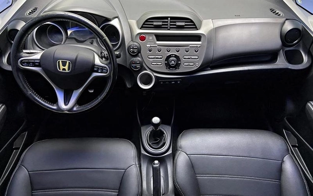 imagem-https://www.socarrao.com.br/sc-vehicle-images-prod/2366531/1789498383396-8220137_6_B_3a39ee0499.jpeg