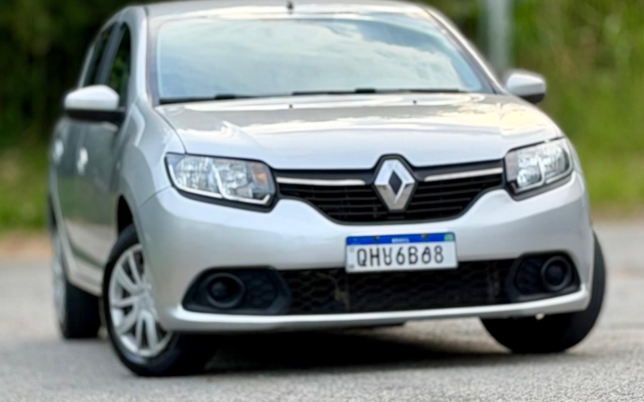 Renault Sandero 2016 Prata — foto 1 de 3