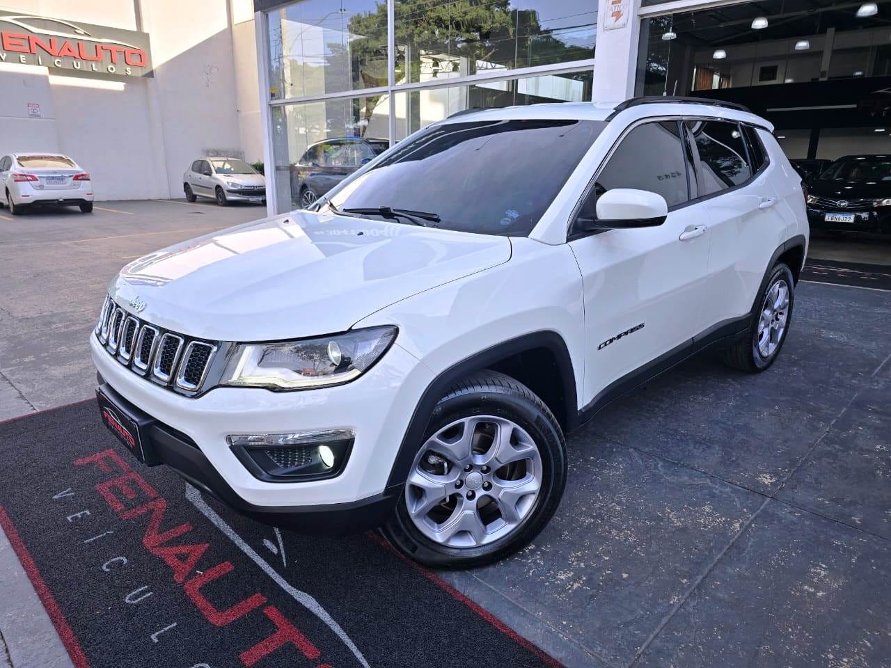 Jeep Compass 2021 Branco — foto 1 de 3