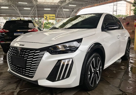 Peugeot 208 2025 Branco — foto 1 de 3