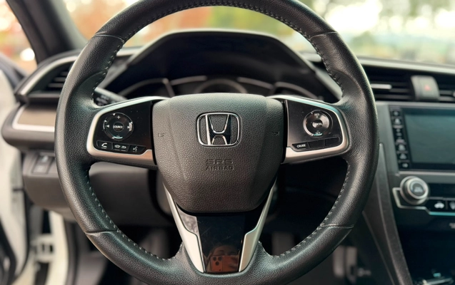 imagem-https://www.socarrao.com.br/sc-vehicle-images-prod/2375076/1782821562913-a0170b24-f792-4267-a31b-4d31d27121fe.jpg