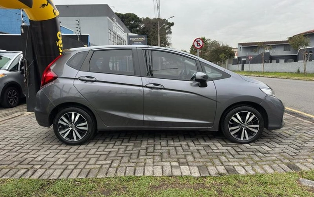 imagem-https://www.socarrao.com.br/sc-vehicle-images-prod/2375333/1790860777583-8192927_7_B_81b9646abc.jpeg
