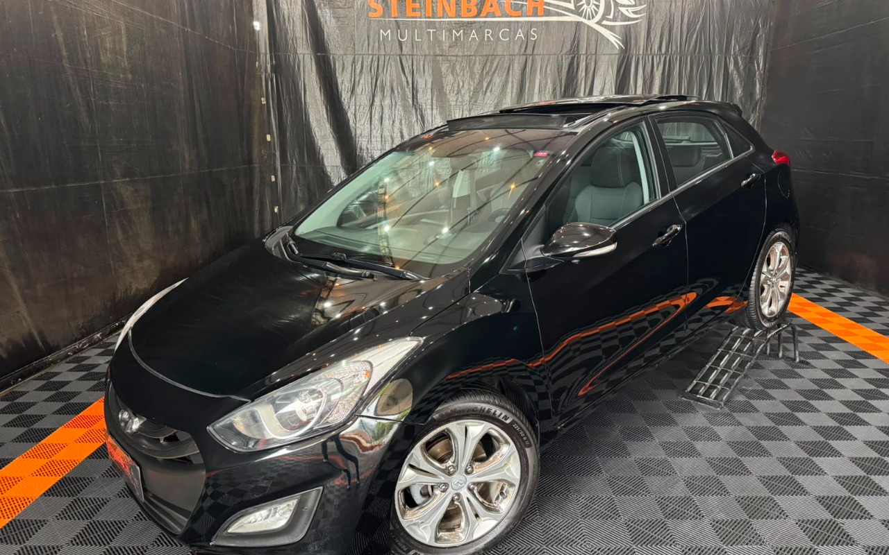 Hyundai i30 1.8 16V Aut. 5p 2015 Preto — foto 1 de 3