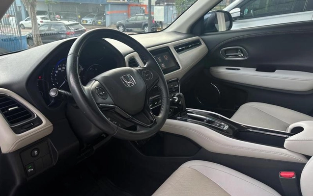 imagem-https://www.socarrao.com.br/sc-vehicle-images-prod/2376123/1789063428841-8232219_6_B_79a6262414.jpeg