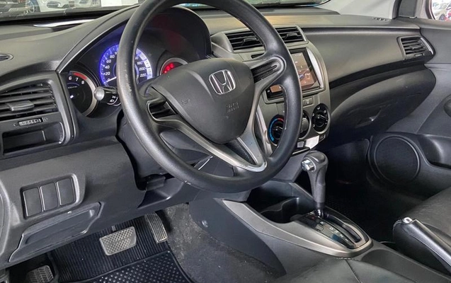 imagem-https://www.socarrao.com.br/sc-vehicle-images-prod/2376401/1789389415465-8229173_14_B_642443fe32.jpeg