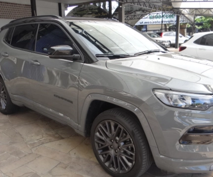 Jeep Compass 2022 Cinza — foto 1 de 3