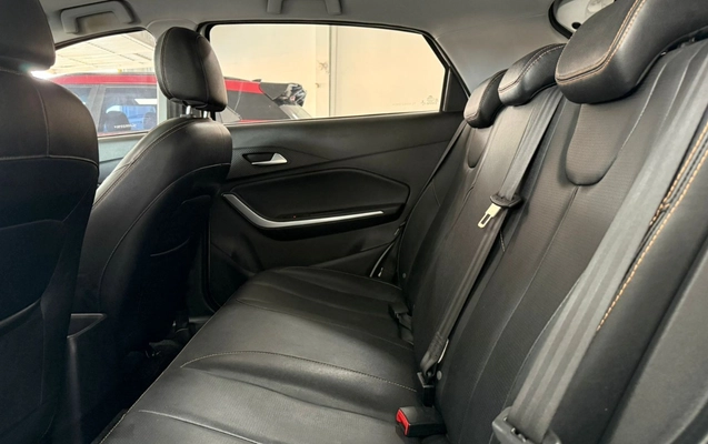 imagem-https://www.socarrao.com.br/sc-vehicle-images-prod/2376901/1782828200800-V2hhdHNBcHAgSW1hZ2UgMjAyNi0wMy0yNyBhdCAwOS4zOC4zMCAoMSkuanBlZw.jpeg