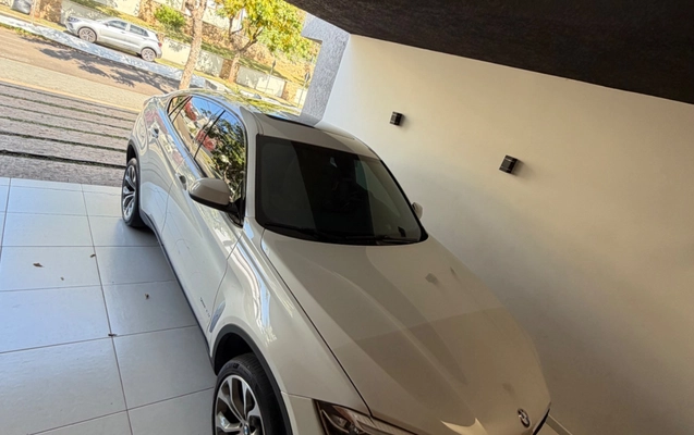imagem-https://www.socarrao.com.br/sc-vehicle-images-prod/2377272/1782830321206-SU1HXzk0NDUuanBlZw.jpeg