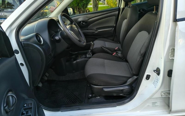 imagem-https://www.socarrao.com.br/sc-vehicle-images-prod/2377376/1788437588322-8197128_13_B_e25d5d7ade.jpeg