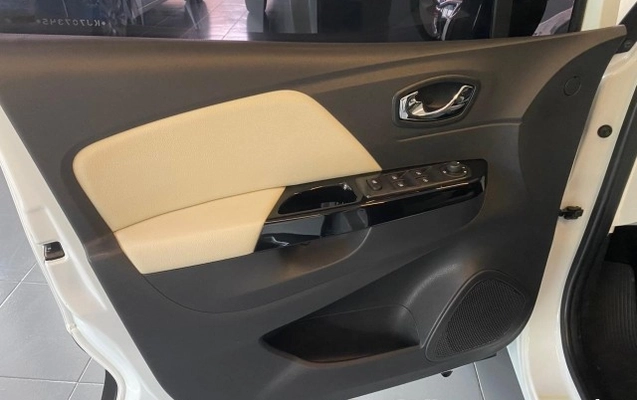 imagem-https://www.socarrao.com.br/sc-vehicle-images-prod/2378235/1782834496955-640_480_renault-captur-intense-1-6-16v-sce-x-tronic-18-19-eaefd5-1.jpg