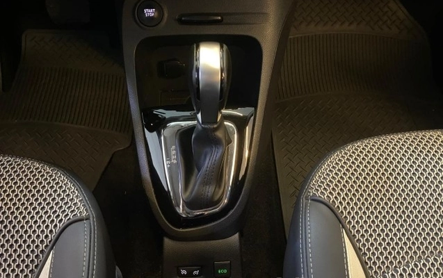 imagem-https://www.socarrao.com.br/sc-vehicle-images-prod/2378235/1782834496955-640_480_renault-captur-intense-1-6-16v-sce-x-tronic-18-19-eaefd5-7.jpg