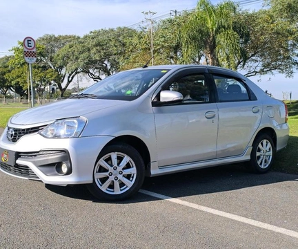 Toyota Etios 2018 Prata — foto 1 de 3