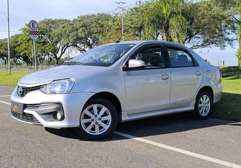 Toyota Etios 2018 Prata — foto 1 de 3