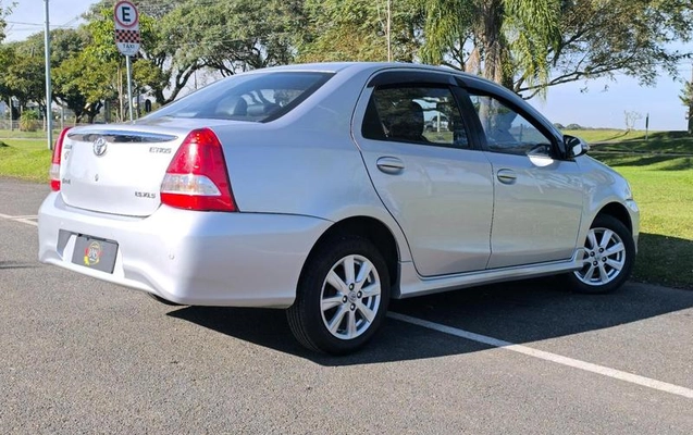 imagem-https://www.socarrao.com.br/sc-vehicle-images-prod/2378608/1791473909417-8205514_6_B_0899f1d1e0.jpeg