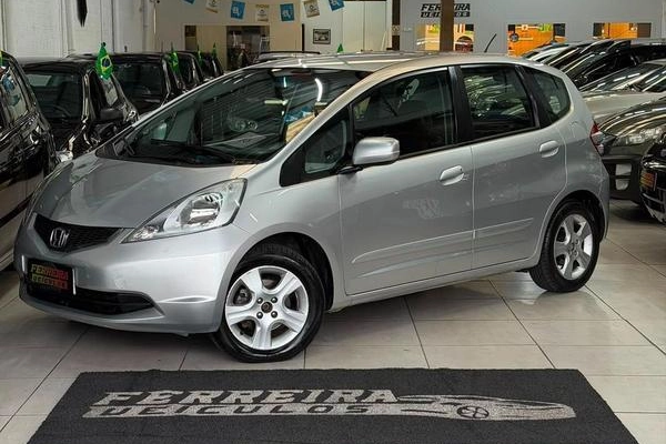 imagem-https://www.socarrao.com.br/sc-vehicle-images-prod/2379421/1788264560011-8233646_8_B_10480f786b.jpeg