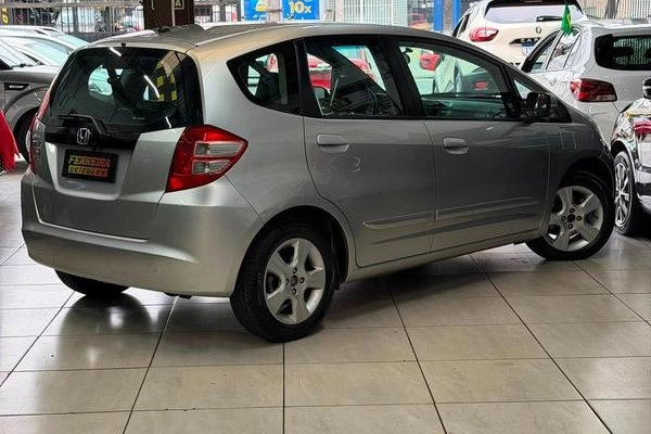 imagem-https://www.socarrao.com.br/sc-vehicle-images-prod/2379421/1788264560026-8233646_8_B_b067502188.jpeg
