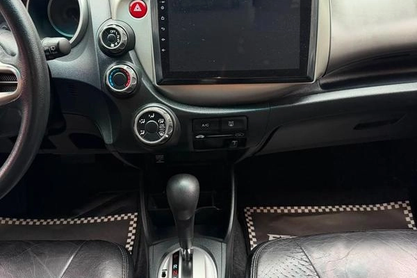 imagem-https://www.socarrao.com.br/sc-vehicle-images-prod/2379421/1788264560094-8233646_4_B_6da3d634f9.jpeg