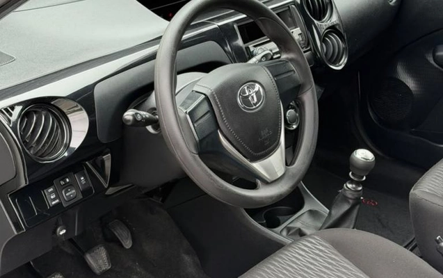 imagem-https://www.socarrao.com.br/sc-vehicle-images-prod/2379434/1782838559076-69436a43f392b14a0.jpeg