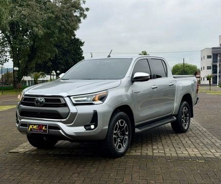 Toyota Hilux 2022 Prata — foto 1 de 3