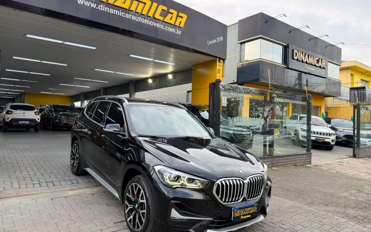 BMW X1 2022 Preto — foto 1 de 3