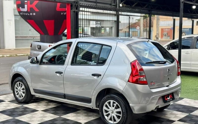 imagem-https://www.socarrao.com.br/sc-vehicle-images-prod/2380807/1787924987819-8211057_3_B_ec6e52d934.jpeg