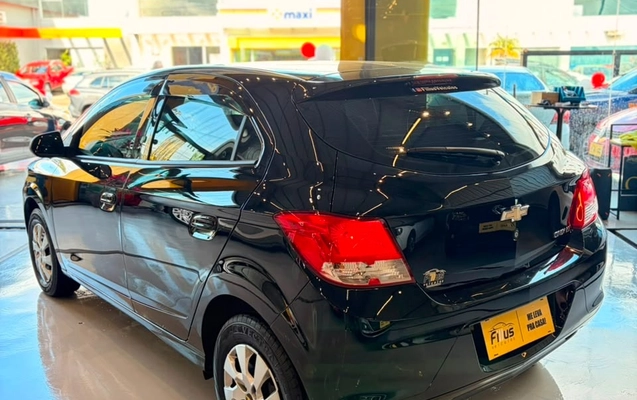 imagem-https://www.socarrao.com.br/sc-vehicle-images-prod/2381177/1782844830442-7ba25748-b3c9-4993-af51-768c596046c9.jpg