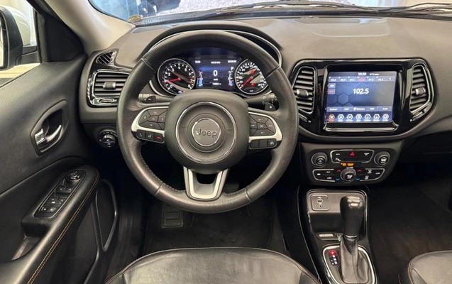 imagem-https://www.socarrao.com.br/sc-vehicle-images-prod/2381634/1788205257715-8205140_19_B_3028740db2.jpeg