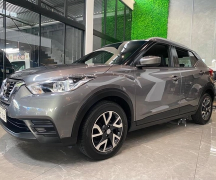 Nissan KICKS 2018 Cinza — foto 1 de 3