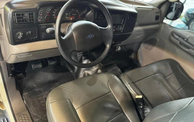 imagem-https://www.socarrao.com.br/sc-vehicle-images-prod/2382183/1789053443323-7741273_13_B_32ef88520a.jpeg