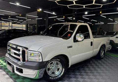 Ford F-250 1999 Branco — foto 1 de 3