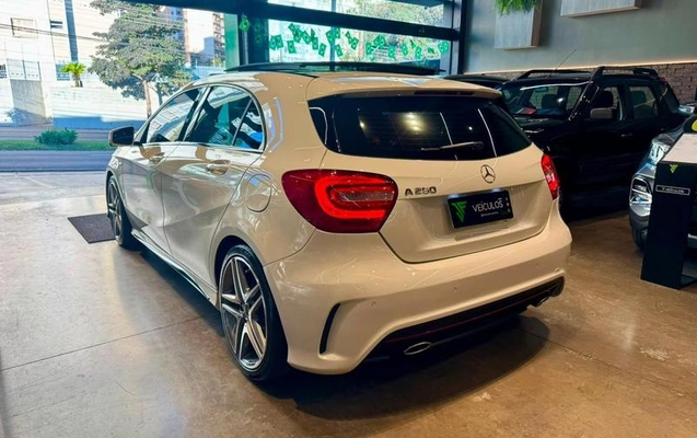 imagem-https://www.socarrao.com.br/sc-vehicle-images-prod/2382899/1788878756061-8235296_5_B_2ab9eed8a2.jpeg