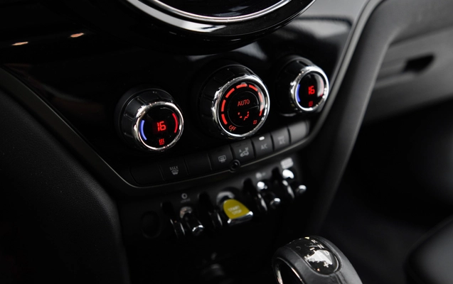 imagem-https://www.socarrao.com.br/sc-vehicle-images-prod/2383251/1782851758656-1b2ae7af-eb02-400d-abae-539938c42ca7.jpg