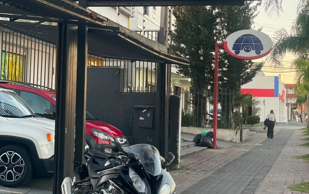 imagem-https://www.socarrao.com.br/sc-vehicle-images-prod/2383310/1782852163247-V2hhdHNBcHAgSW1hZ2UgMjAyNi0wNi0yNSBhdCA3LjM2LjA0IFBNICgxKS5qcGVn.jpeg