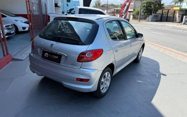 imagem-https://www.socarrao.com.br/sc-vehicle-images-prod/23843/1769988366834-7258000OR_1769708971_3_250.jpg