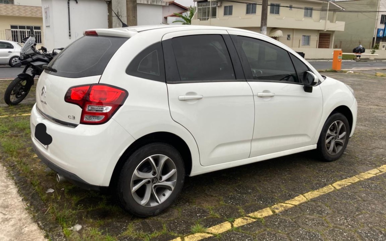 imagem-https://www.socarrao.com.br/sc-vehicle-images-prod/2386884/1782867812790-SU1HXzU3NjQuanBlZw.jpeg