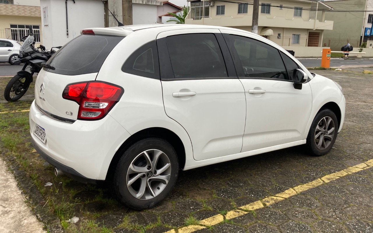 imagem-https://www.socarrao.com.br/sc-vehicle-images-prod/2386884/1782867813074-SU1HXzU3NTUuanBlZw.jpeg