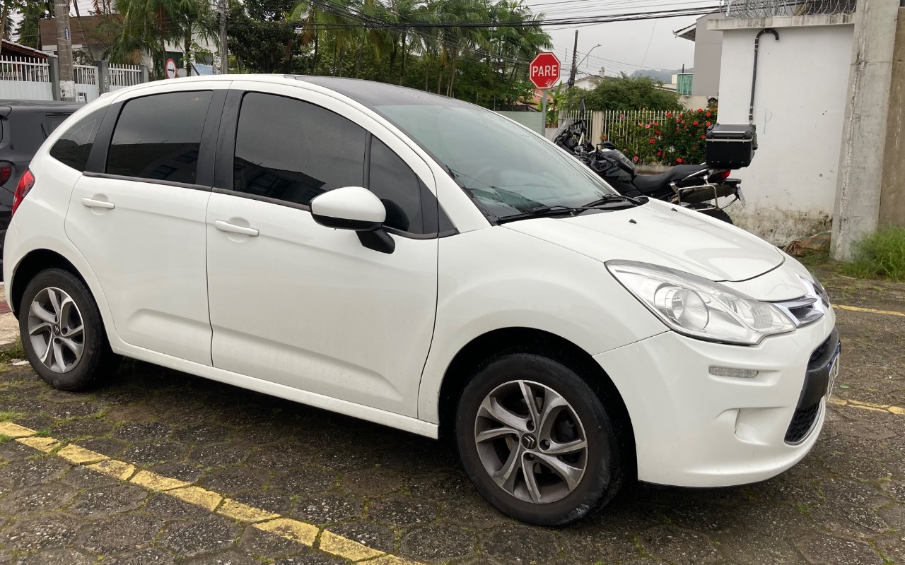 imagem-https://www.socarrao.com.br/sc-vehicle-images-prod/2386884/1782867813418-SU1HXzU3NTYuanBlZw.jpeg