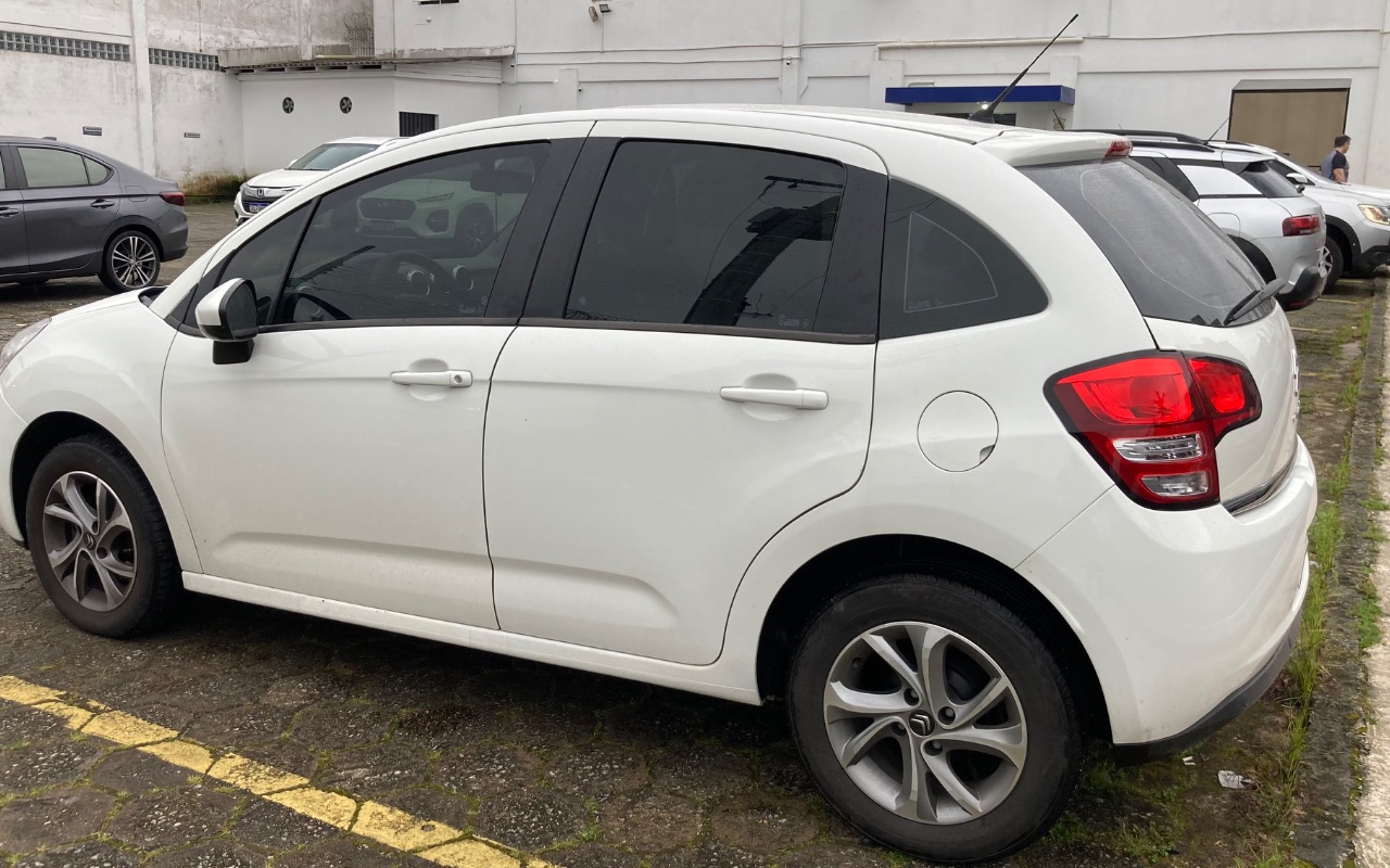imagem-https://www.socarrao.com.br/sc-vehicle-images-prod/2386884/1782867814035-SU1HXzU3NTQuanBlZw.jpeg