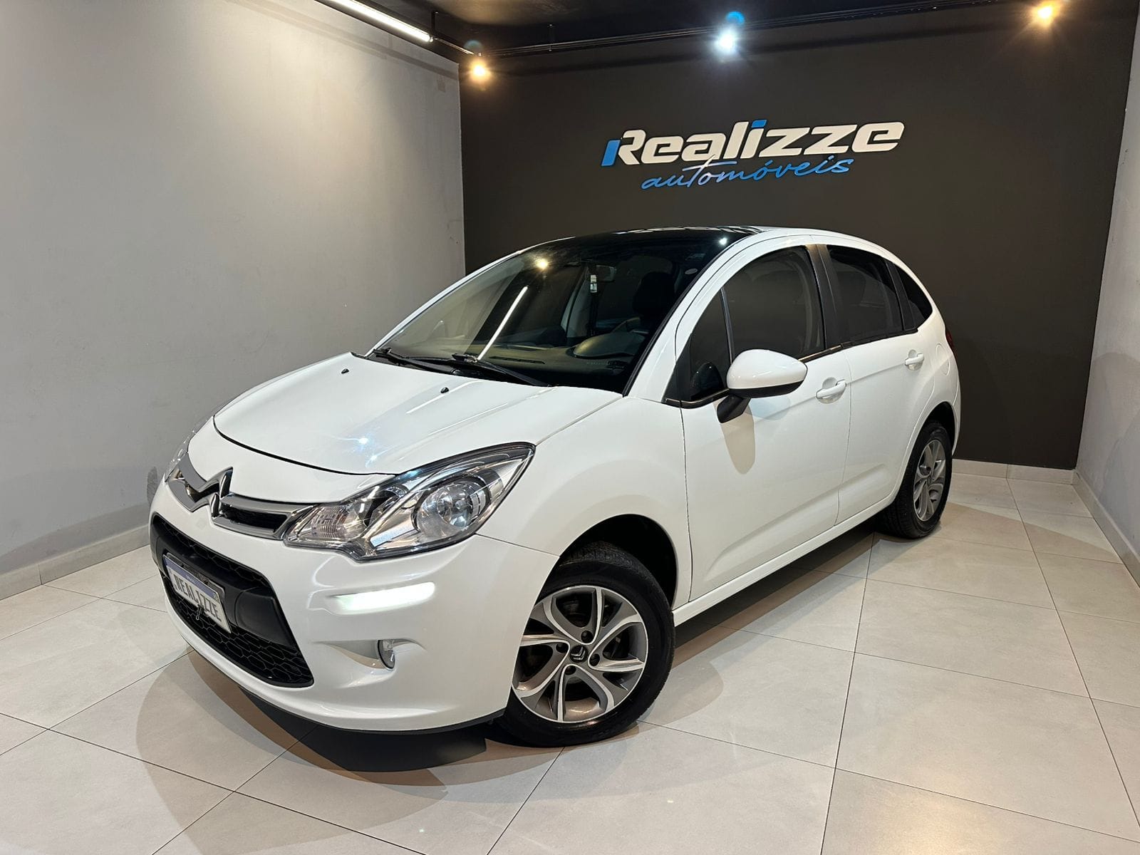 Citroën C3 2015 Branco — foto 1 de 3