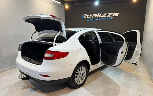 imagem-https://www.socarrao.com.br/sc-vehicle-images-prod/23906/1769988359277-7215328OR_1768046627_66_930.jpg