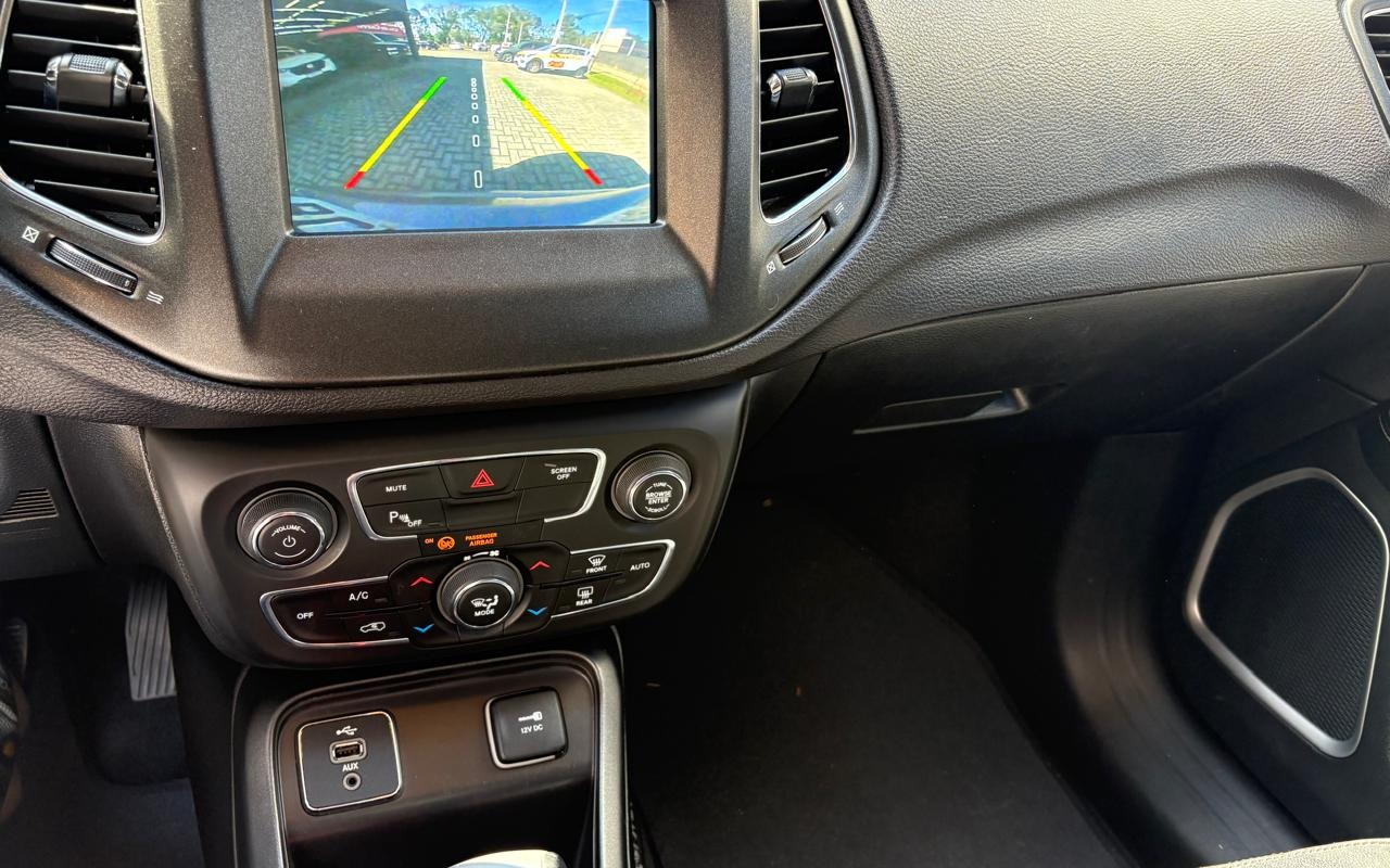 imagem-https://www.socarrao.com.br/sc-vehicle-images-prod/2396332/1783016251757-Njc1Y2EwZDktNzk0Mi00OTI4LWEwNjMtMGIyZGQ1NzBmMDM4LmpwZw.jpg