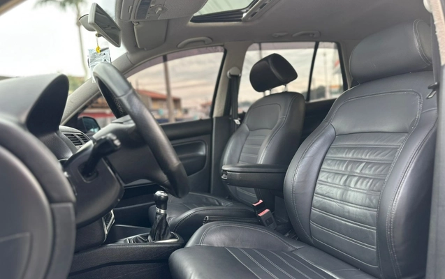 imagem-https://www.socarrao.com.br/sc-vehicle-images-prod/2396526/1782911442548-V2hhdHNBcHAgSW1hZ2UgMjAyNi0wNi0xOSBhdCAxNS4wOS4wMy5qcGVn.jpeg