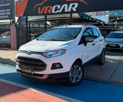 Ford EcoSport 2014 Branco — foto 1 de 3