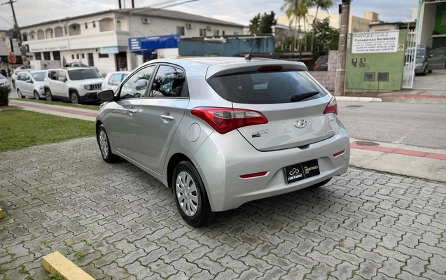 imagem-https://www.socarrao.com.br/sc-vehicle-images-prod/2397418/1782914495965-5723a98f-ff34-4583-a969-93f843564e34.jpg