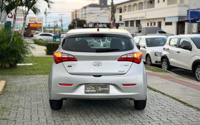 imagem-https://www.socarrao.com.br/sc-vehicle-images-prod/2397418/1782914495966-e57498a0-ba23-499d-8ea8-88d496090f53.jpg