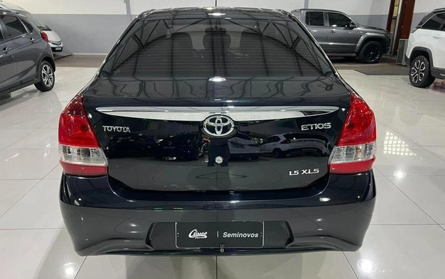 imagem-https://www.socarrao.com.br/sc-vehicle-images-prod/2397518/1786467509058-8154479_1_B_26fd3ba69f.jpeg