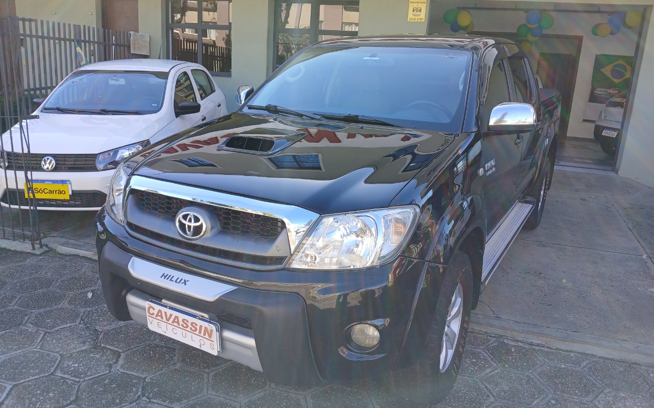Toyota Hilux 2011 Preto — foto 1 de 3