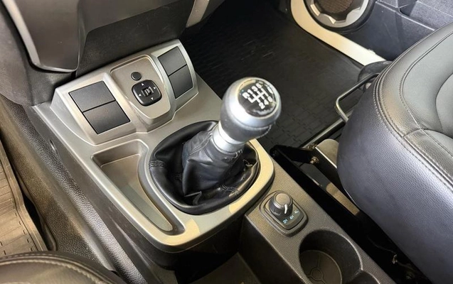 imagem-https://www.socarrao.com.br/sc-vehicle-images-prod/2398899/1782920064461-8237293_13_B_1fce08cd9d.jpeg