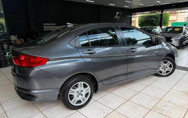 imagem-https://www.socarrao.com.br/sc-vehicle-images-prod/2399072/1789072945782-8224879_4_B_7af6e56eff.jpeg